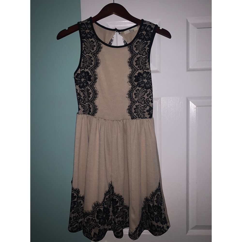 Lace detail dress